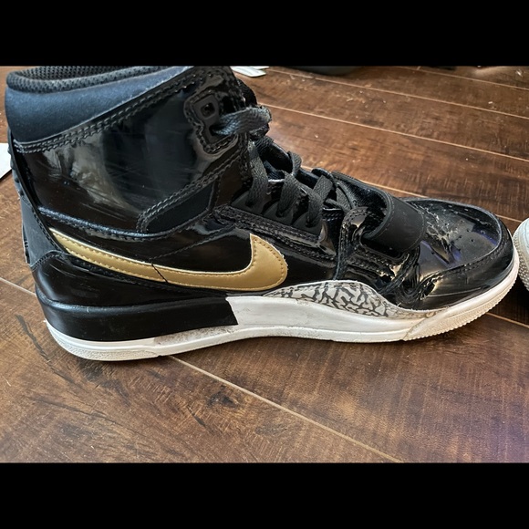 Nike Jordan Legacy 312 Black and Gold! 10.5 US - Picture 7 of 7